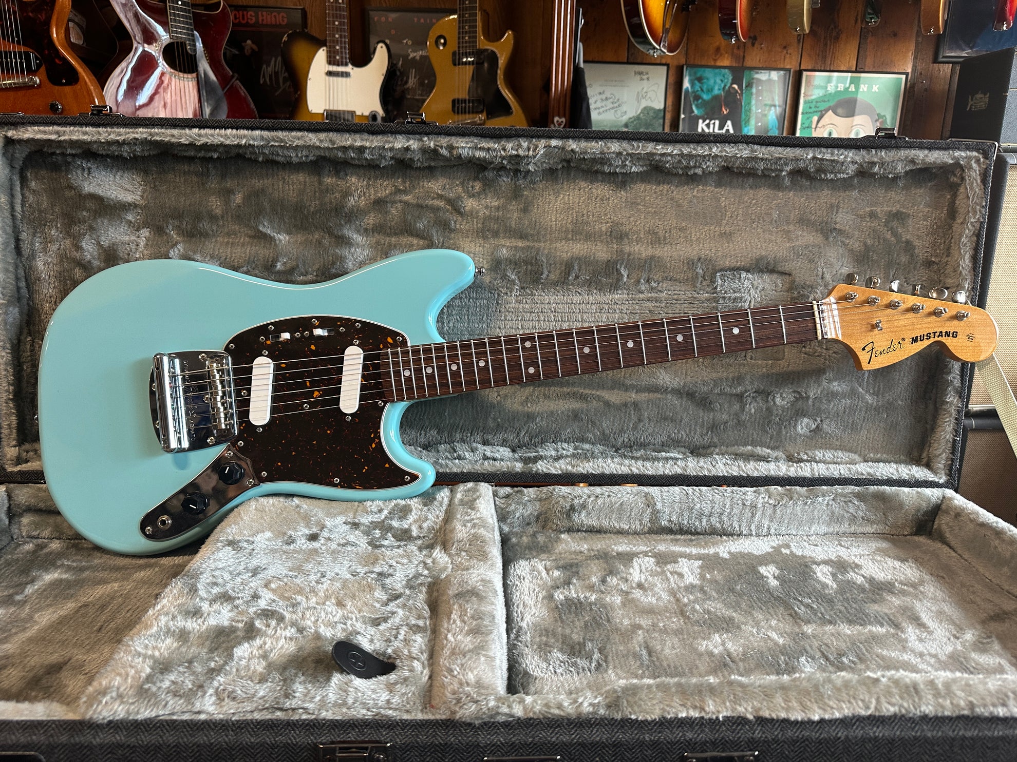 Fender Japan Exclusive Series Classic 70's Mustang Daphne Blue