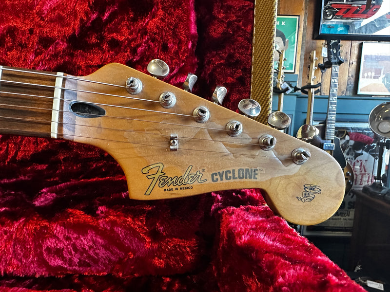 Fender Deluxe Series Cyclone II Candy Apple Red 2003