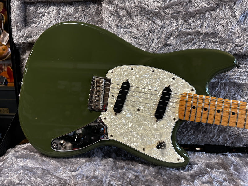 Fender Offset Series Mustang Olive 2017